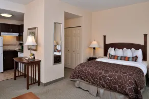 Studio Suite w/ Full Kitchen in Palmdale, CA - Image 5