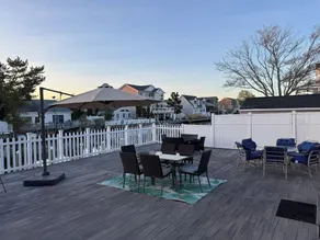 Spacious romantic house on the water & just minutes from Ship Bottom Beach 🏖 - Image 5