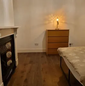 Luxurious Double Bedroom - Image 3
