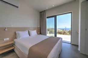 Villa Friday in Mariou - Image 4