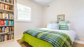 Kia-Ora Cottage - Shaded Garden with space for the Kids to Play - Image 3
