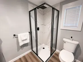 Newly remodeled Cozy Home Centrally located - Image 4