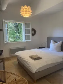 Bastide tæt på landsbyen og afsides beliggenhed, fantastisk udsigt over Grand Luberon - Image 3