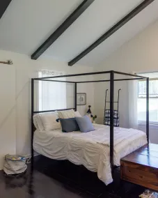 Newly Remodeled Cottage + Fire Pit  - Image 4
