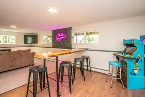 Mtn Top Home w/Views of Mt. Washington & Speakeasy - Image 2