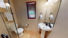 Corazon Condo Unit 11, 2 Bed/2 Bath, Luxury Style Condo - Image 3