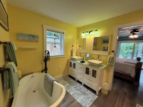 Decker Cove Southport Paradise with Central Air Conditioning - Image 3