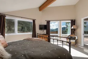 The Cedars Luxury Home At Windcliff Home - Image 5