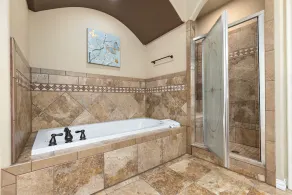 6 Bed/4 Bath Lake House with Access to Pool, Boat Slips and Boat Rental - Image 4