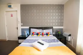 Snooze Apartments - Image 5