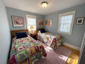 The Round Pond Getaway. Screened Porch · Fire Pit · Walk to Harbor - Image 5