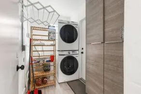 Lauderdale Modern 1 Bedroom 1 Bathroom with Private Backyard - Image 2