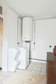Large family home - Image 2