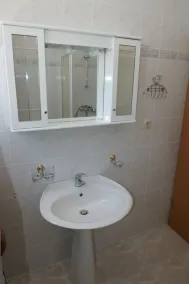 Smukt roligt sommerhus med tre lejligheder og pool - Image 2
