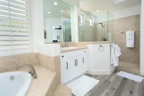 Luxurious 5BR Resort Style Home w Pool & Spa - Image 4