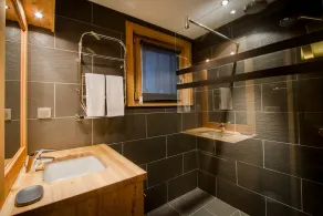 Wonderful chalet, 50 m from the slopes - Image 3