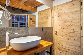 'Volo Dell'aquila' Apartment with Private Sauna and Mountain Views - Image 4