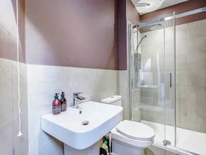 2 chambres à coucher à Falkland - Image 3