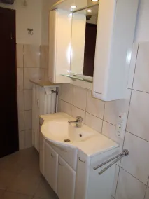 Modern apartment on the 1st floor, 3 rooms + dining area, kitchen w. Dishwasher, bathroom - Image 3