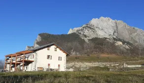 Gite au Calme Avec vue sur les Montagnes - Image 5
