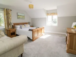 WEST FARM, family friendly, with a garden in Caister-On-Sea - Image 3