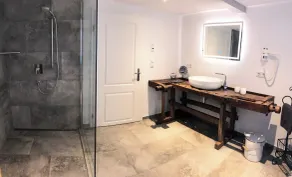 5* Romantisches Ferienhaus von 1623 - Kaminofen & Infrarotsauna & Hot Tub - Image 4