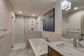 LUXURY DESIGNERS HOME by Gaylord/Lake Grapevine/Slps 24/POOL/ DFW Airport - Image 2