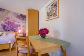 Apartments by the sea Artatore, Losinj - 7952 - Image 3