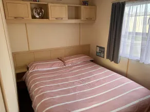 Caravan Sleeps 4 with Free Parking - Image 3