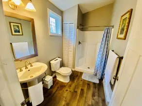TC TWO OAKS Studio / Downtown / Clean & Spacious - Image 2