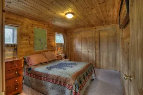 🐾Digby's Overlook - Small cabin just minutes from downtown Rangeley, dog friendly - Image 4