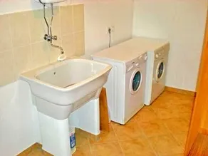 House Lara - Image 2