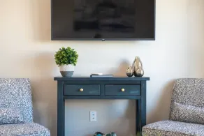 4046 Modern condo in Hillcrest Mission Hills - Image 2