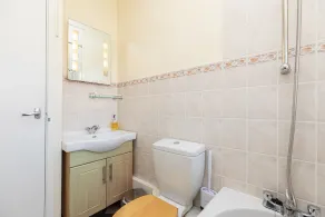 2 bedroom holiday home with hot tub - Image 3