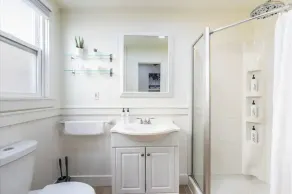 Unit 2 - B Ave Bungalows · Beachside 1/1, 5-10 Min Walk to Coronado Beach! - Image 2