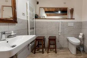 Ferienwohnung „Fienile“ mit privater Terrasse, WLAN und Klimaanlage - Image 4