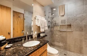 Ski In/Out Luxury A/C & 200 5 Star Reviews! Mtn Views Spa, 2 Pools, 3 Hot Tubs - Image 3
