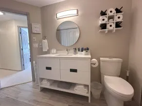  Luxury Family Suite w Crib | Step-Free + Parking at Door | Scenic & Convenient - Image 4