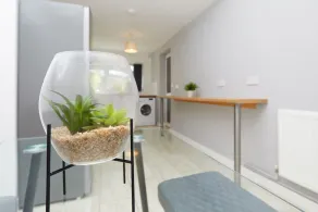 2 Bed Derby House- Parking - Rolls Royce - Image 3