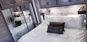Cardinal Cottage Glamp/sleeps 4 - Image 4