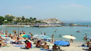 Apt. 5 people Antibes July quiet, shady park, sea, swimming pool - Image 5