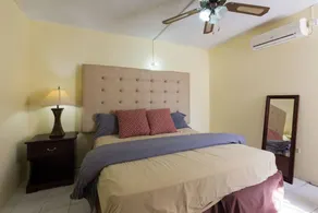 Kgn Most Centrally Located One Bdrm II - Image 5