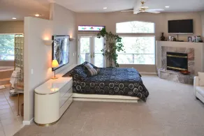 Special Pricing for a Private Estate, Immaculate & ' One of a Kind ' Atmosphere - Image 4