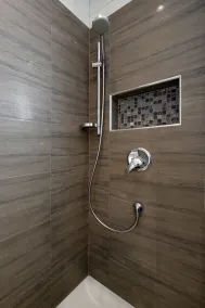 Beachfront Luxury Apartment , salty water heated pool - Image 5