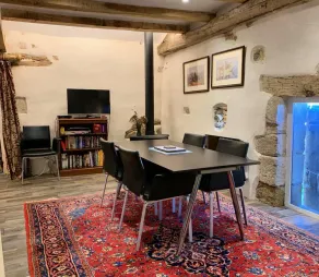 Contemporary Barn Conversion by a Medieval Chateau - Image 2
