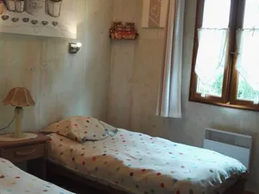 Charming Wooden House with Garden and High-Speed Internet, Near Hiking Trails - Image 3