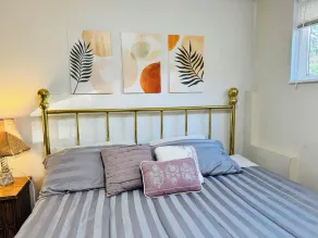 Nice & Cute 4B2B w 2TVs Mid-Term Rental Available - Image 5