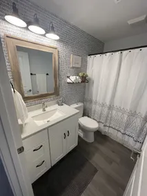 Simply Charming Nest-Nearly brand new, central, super clean, well appointed. - Image 3