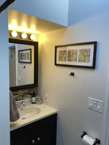 ~Bee1 Bungalow~Charming & Cozy in a Prime Location! - Image 3