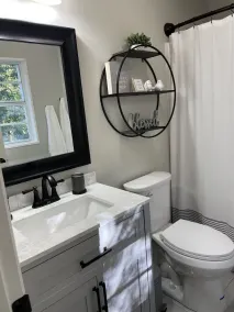 Private, pet-friendly adorable getaway mins to downtown - Image 4